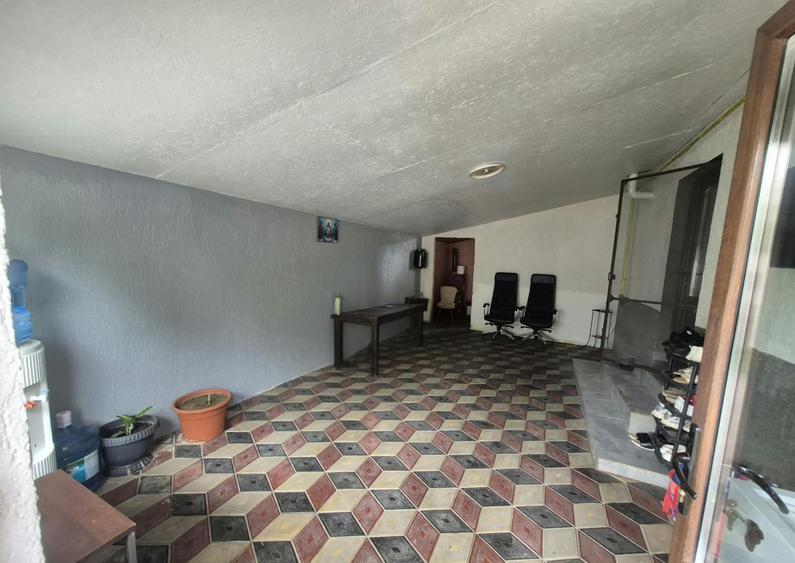 Vila spatioasa vedere padure, cu 6 camere,2 bai,toate UTILITATILE,curte 600 mp
