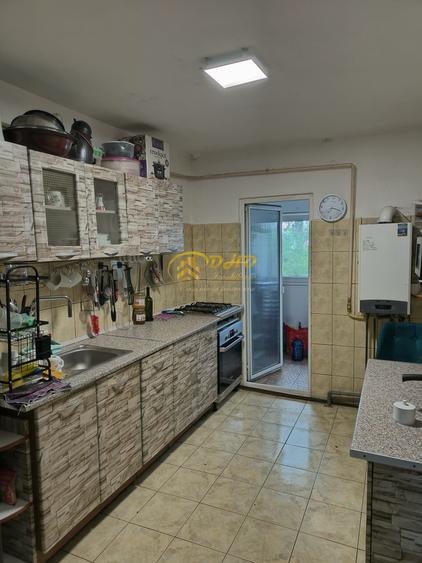Apartament 3 camere decomandate, zona Tatarasi-Gradinari.