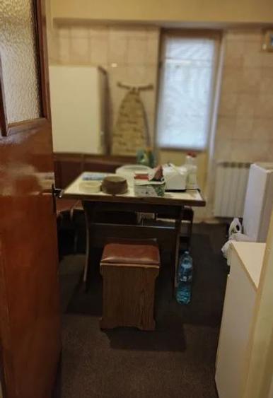 Garsoniera, Splaiul Unirii, Camera de Comert,bl.1990,et.1/7,DECOMANDATA,Libera