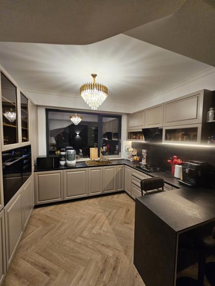 Apartament lux 3 camere decomandat pe 2 etaje,, zona  Rezidentiala Centru
