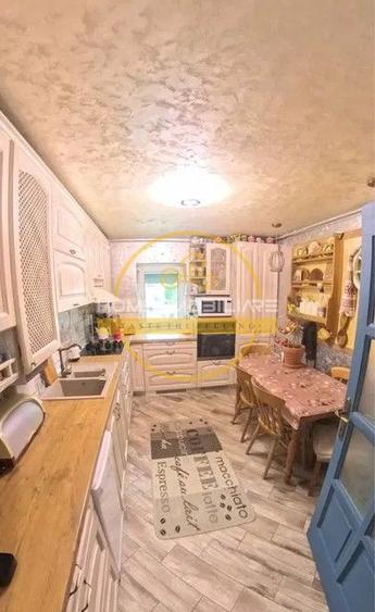 Apartament cu 4 camere - decomandat/ etajul 3/ 80mp/ Piața Dacia