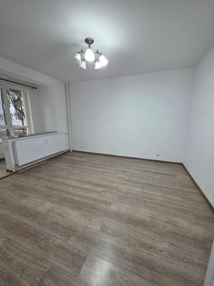 Apartament cu 3 camere de inchiriat in zona Piata Resita