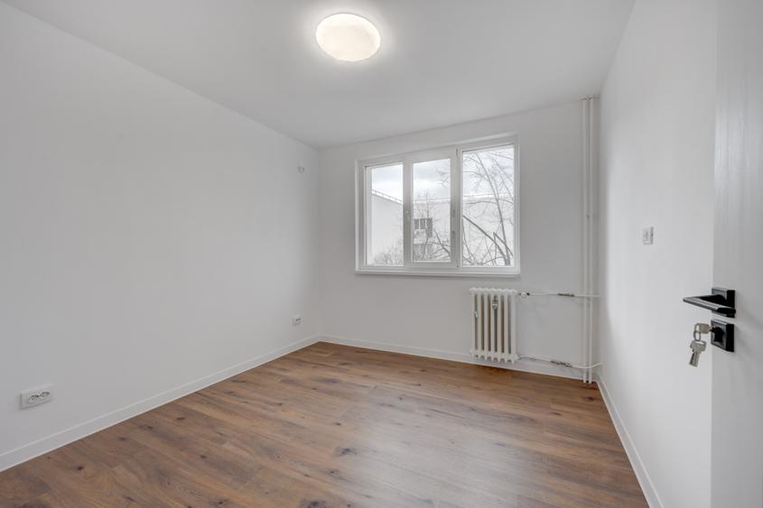 TITAN – OZANA, APARTAMENT 3 CAMERE 66 MP TOTAL, ETAJ 3 DIN 4, RENOVAT!