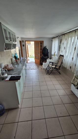 Casă in zona premium, 5 camere, 3 dormitoare, 2 bai, 2300 mp teren - 2