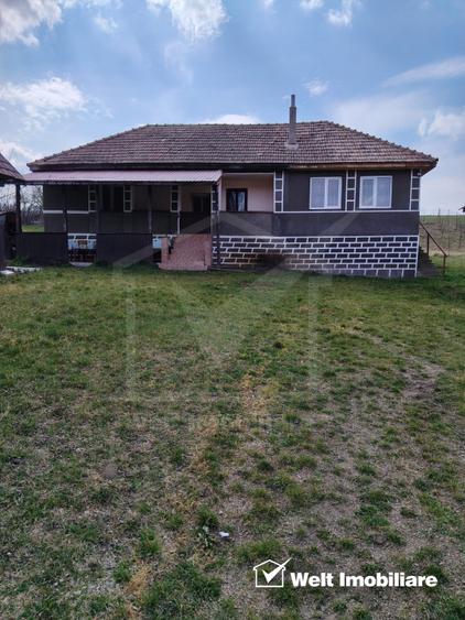 Se vinde casa cu anexe in Valea Calda