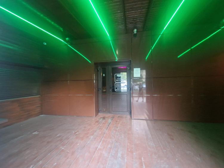Navodari - Spatiu Comercial 250mp cu vitrina stradala-3.000euro