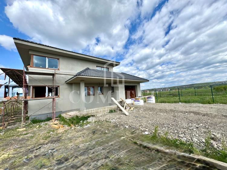 Casă individuală cu 5 camere de vânzare în Jucu | 1000 mp teren