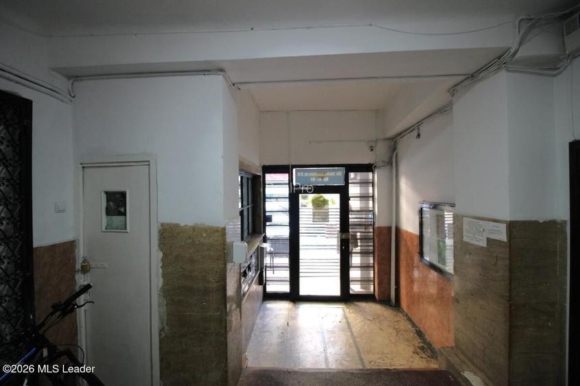 Piata Romana, 4 camere 138 MP total, Etaj 2/9, renovat - utilat, liber - 55