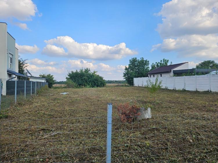 Teren 600 mp Petresti - Corbeanca | 2 x 20 m deschidere