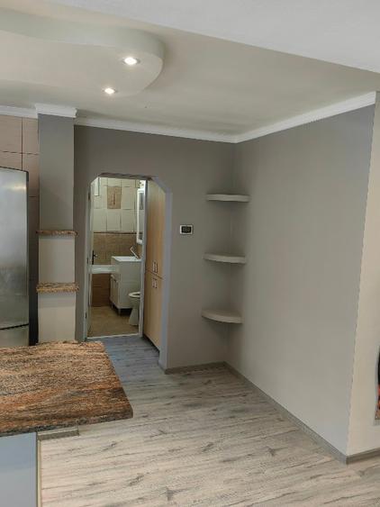 Apartament 2 camere zona pod căprioara ,renovat recent