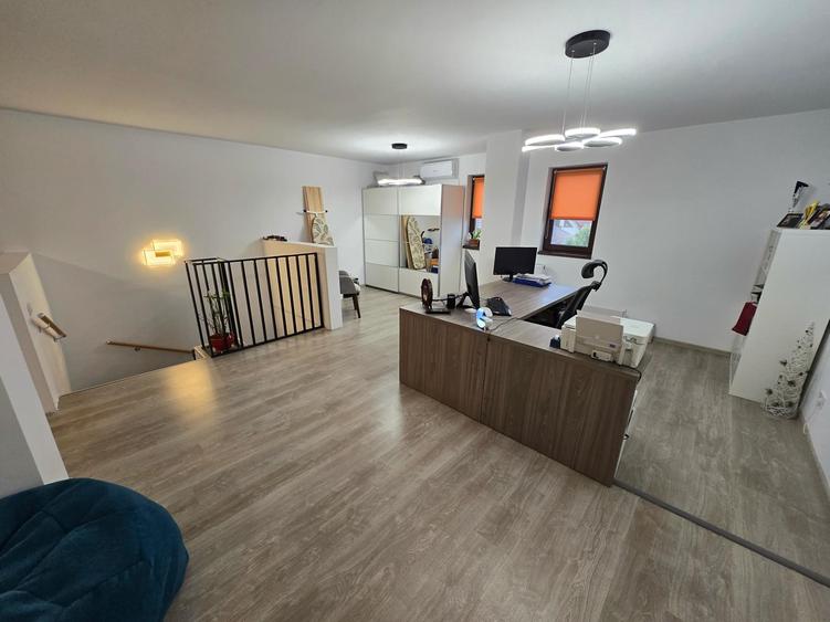 Casa/Vila cu 5 camere/ P+1+M/ Popesti-Leordeni