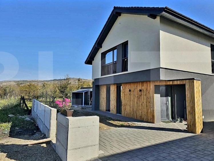Casa unifamiliala cu pompa de caldura si panouri fotovoltaice,Chinteni