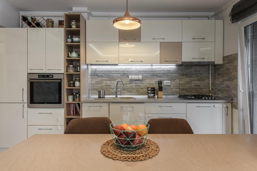 PROPRIETAR – Apartament cu 3 camere și terasă generoasă | Buna Ziua - Bonjour