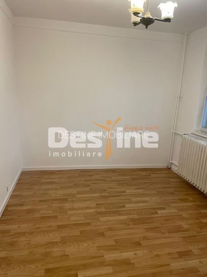 Apartament 3 camere semidecomandat , Bd. 1 Mai ,Sector 6 ,