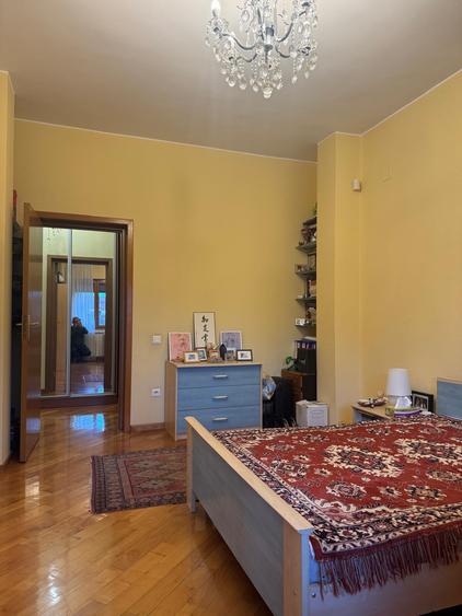 Dorobanti Capitale, proprietate formata din 2 apartamente+ Pod, in vila,