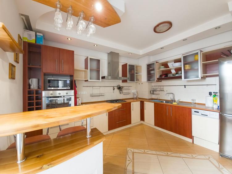 Apartament 4 camere,  113mp, etaj 6 din 10, mobilat si utilat, Zorilor