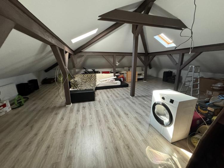 Casă de vânzare în Lipănești - Construcție modernă, teren generos