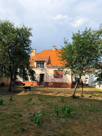 Vand CASA - Codlea, str.T.Vladimirescu, nr.9 jud. Brasov -7 camere