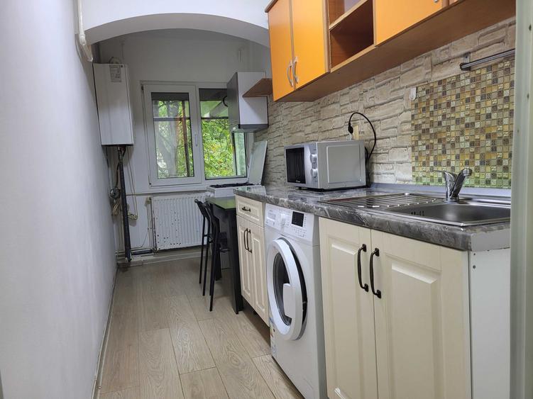 INCHIRIERE/ GARSONIERA/ GORJULUI/ CENTRALA TERMICA/ 350 EURO