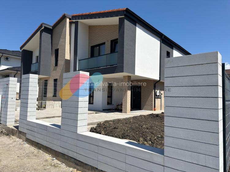 Casă modernă P+E | 120 mp utili | 355 mp teren | Panouri fotovoltaice |