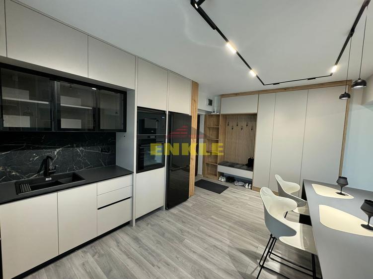 De vânzare – Apartament 4 camere, 102 mp, zona Bazar