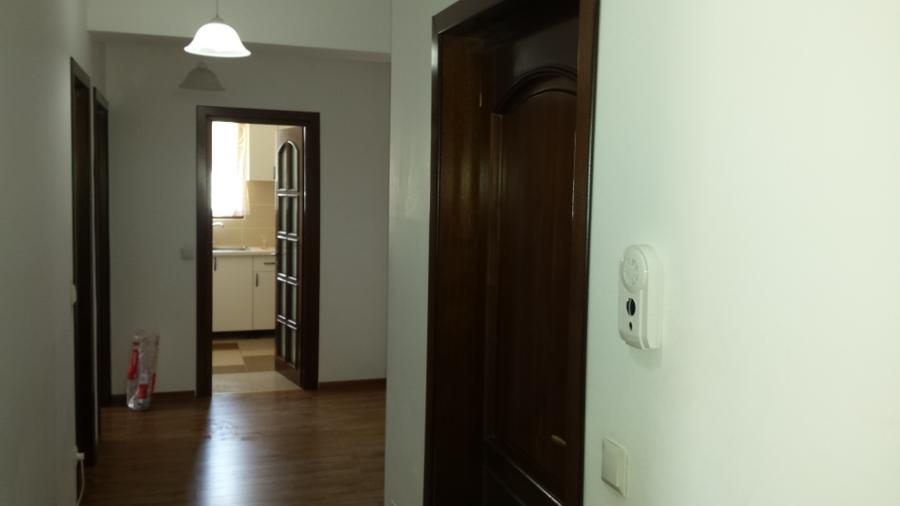 Apartament 3 camere decomandat, 90 mp, bloc nou – Aproape de Universitate | 600 €/lună
