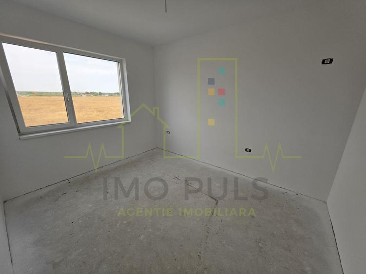 1/2 Duplex. 5 Camere. 3 Bai. Panouri solare + Prosumator. Finisaje la alegere.
