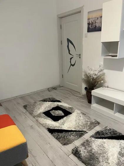 Casa de cultura-apartament 2 camere renovat