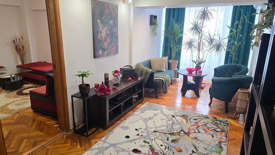 Vand apartament cu 3 camere in Deva, etaj 1, bloc din BCA din anul 2000,