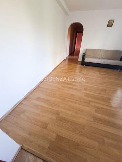 APARTAMENT 3 CAMERE BLOC REABILITAT ZONA LINISTITA GHIRLANDEI - 2