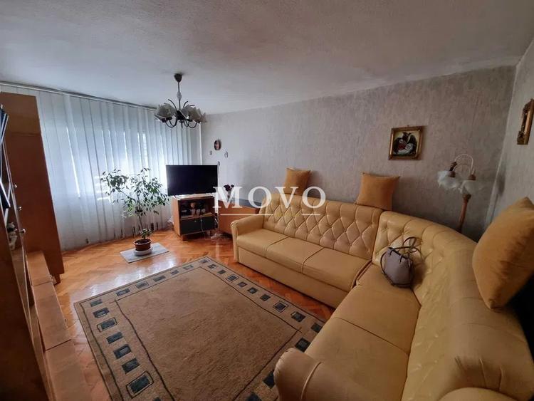 Apartament 3 camere decomandat | Bloc izolat | Centrala proprie | Zona Aradului