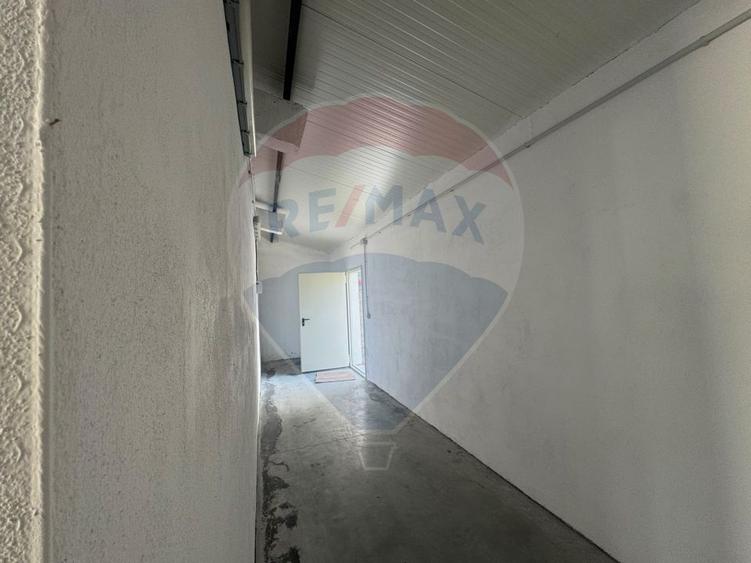 Hală industrială de închiriat – Zona Velența Est | 200 mp utili