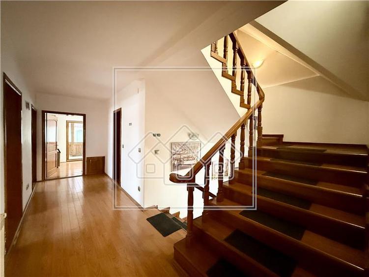 Spatiu de birouri - 9 camere - 250 mp utili - Selimbar