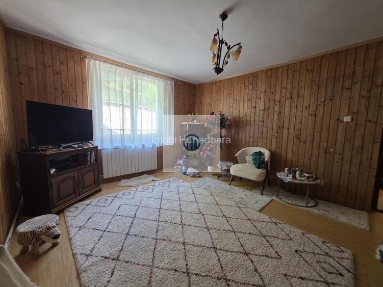 Casa D+P+M in Deva-Aurel Vlaicu, 3 dormitoare, 3 bai, garaj si terasa