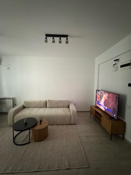 Apartament 2 camere de închiriat – Prima închiriere | Vedere la mare & piscină