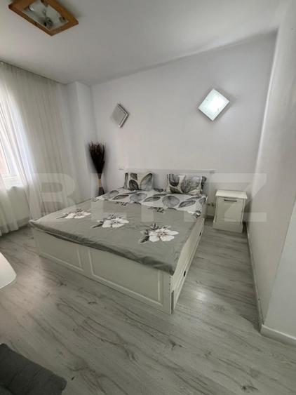 Apartament 2 camere de vânzare, 72 mp, zona Pietroasa