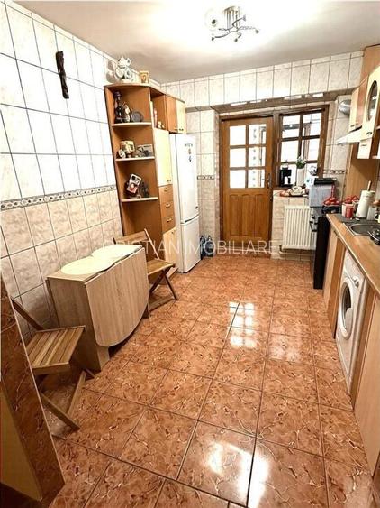 Ap 3 camere, confort 1, decomandat, Vidin, parter cu 2 balcoane
