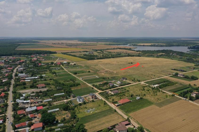 Proprietar vand teren unicat cu deschidere la lacul Caldarusani