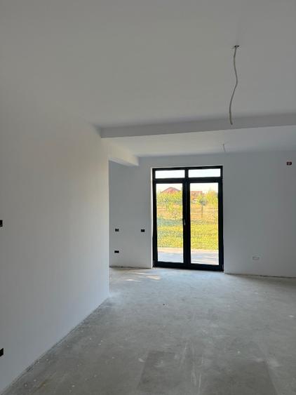 Casă tip Duplex Dumbrăvița