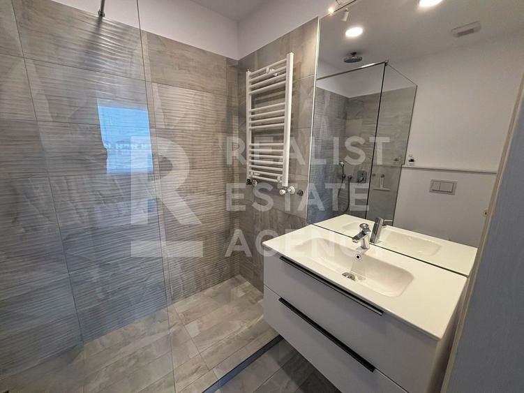 Casă modernă 4 Camere de Închiriat | P+1+M| 2 locuri de parcare
