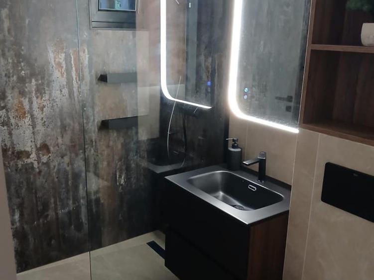 Vand apartament 48mp semidecomandat,et.1,zona foarte buna, complet renovat