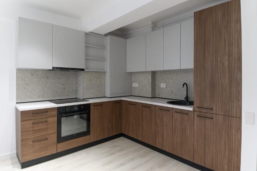 Anunt de Inchiriere - Apartament 2 Camere, Prima Loocuire cu Loc de Parcare