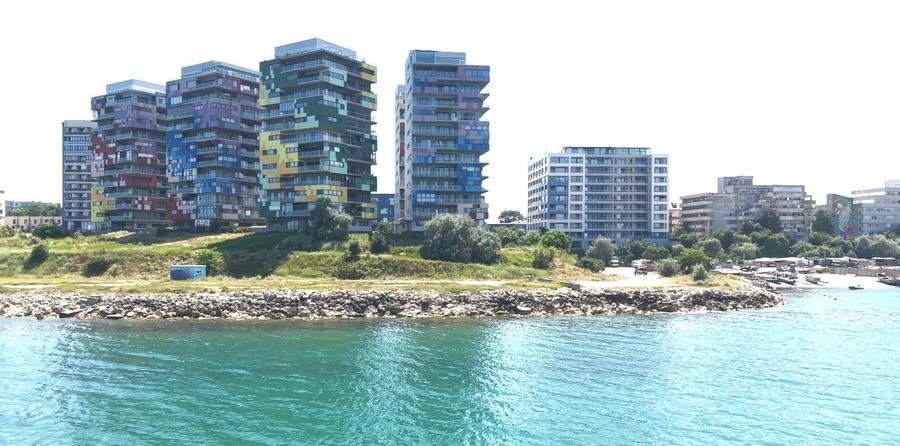 FALEZA NORD 2 CAMERE 105 MP. CU TERASA SI VEDERE FRONTALA LA MARE