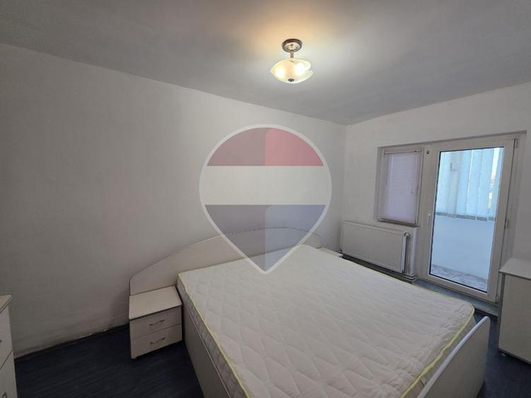 Apartament 4 camere decomandat etaj 2 centrala în zona Confectii