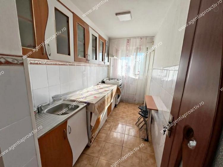 Apartament cu 2 camere decomandat în Micro 19 – centrală, etaj intermediar!