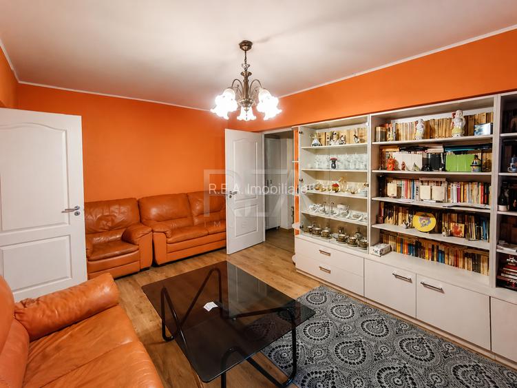 3 camere | Vitan | Etaj 1 | 1982 | Anvelopat recent - 2