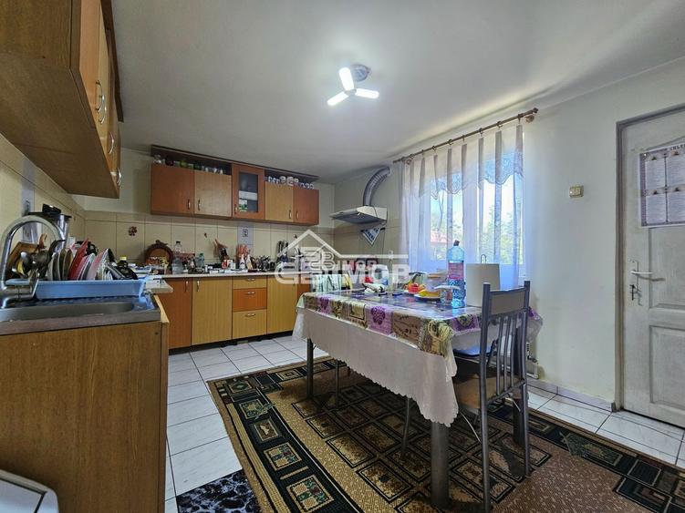 Spațiu, liniște și posibilități multiple într-o singură proprietate!