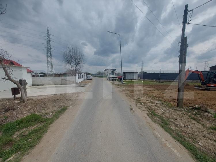 3 parcele intravilan, Isalnita, utilități la front