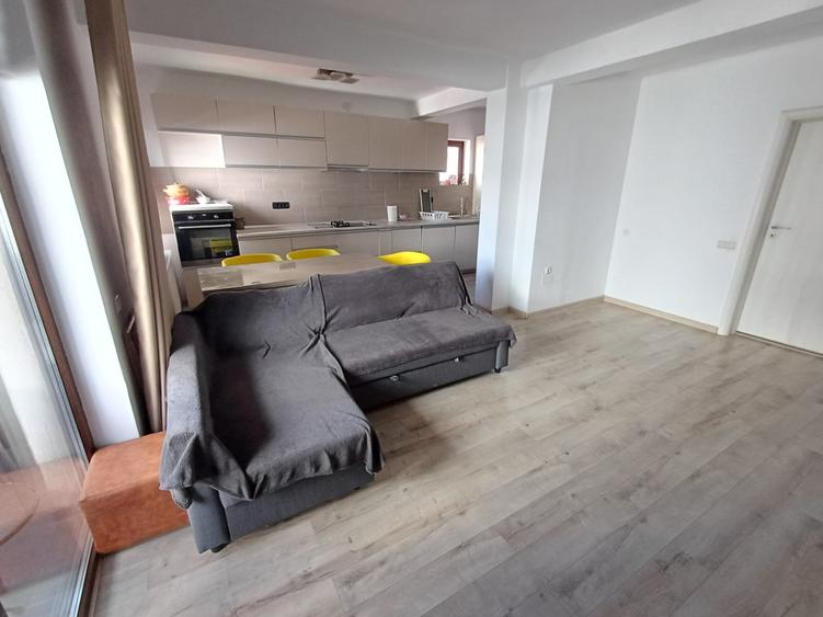 Inchiriere apartament 3 camere cu centrala proprie pe gaze