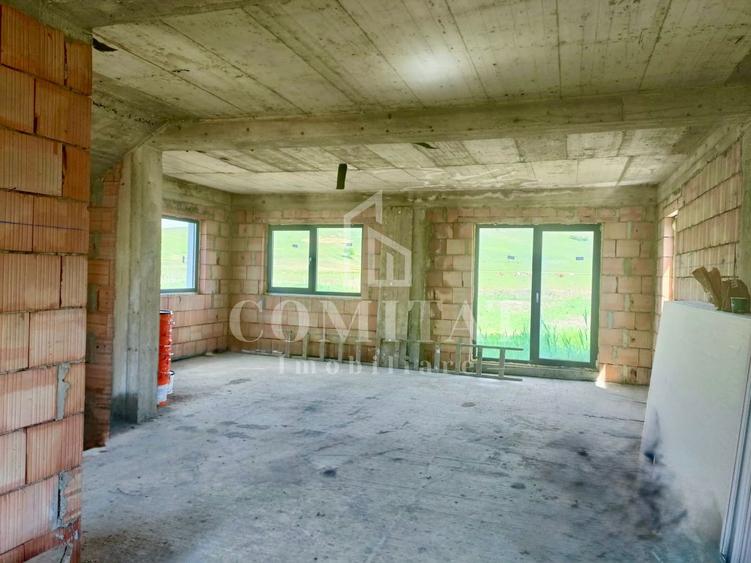 Casă individuală de vânzare | 4 Camere | 110 mp | Dezmir
